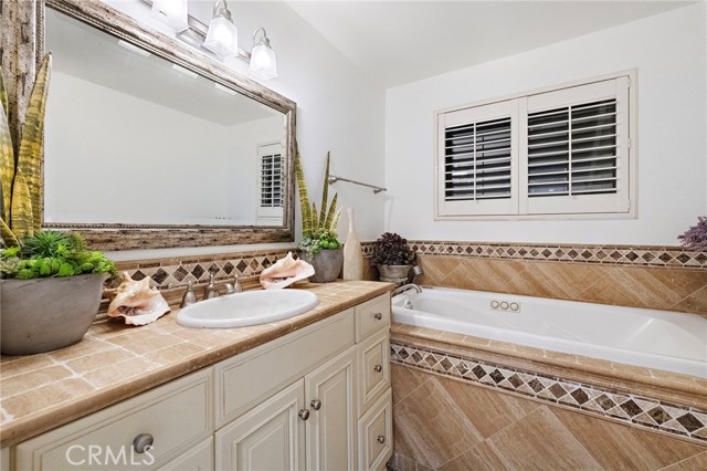 Detail Gallery Image 17 of 26 For 4621 Wayne, Corona Del Mar,  CA 92625 - 4 Beds | 3/1 Baths