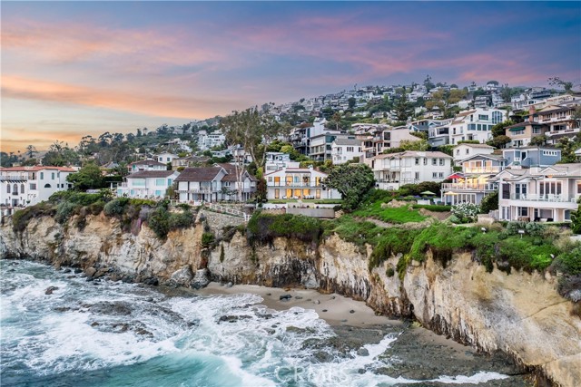 Detail Gallery Image 1 of 43 For 8 Rockledge Rd, Laguna Beach,  CA 92651 - 3 Beds | 4/1 Baths