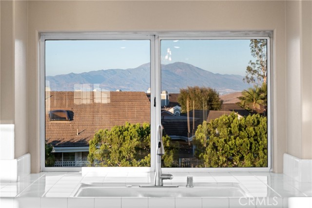 6 Saros, Irvine CA: https://media.crmls.org/medias/0408c33c-aa23-4e29-b538-387c5e666f5f.jpg
