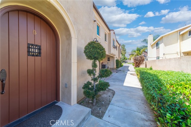 130 Alta Street, Arcadia CA: https://media.crmls.org/medias/0408d5fb-0c11-4523-9b32-7602d9be75cd.jpg