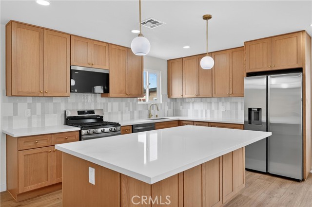 Front Image Thumbnail for CRCV26136016