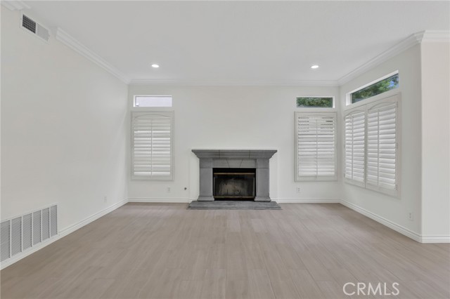 Image 2 of 41 For 520 Morningstar