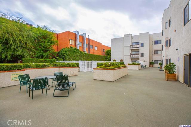 2 Bed Home for Sale in Encino, California
