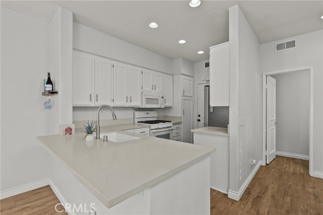 Detail Gallery Image 18 of 72 For 23147 Napa, Valencia,  CA 91354 - 2 Beds | 3 Baths