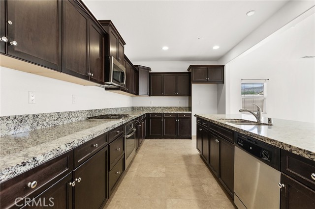 Detail Gallery Image 9 of 32 For 34852 Silversprings, Murrieta,  CA 92563 - 4 Beds | 3/1 Baths