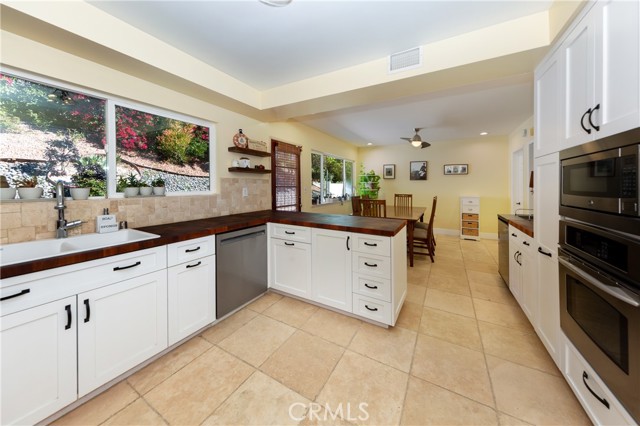 Detail Gallery Image 11 of 30 For 12441 Daryl Ave, Granada Hills,  CA 91344 - 3 Beds | 2/1 Baths