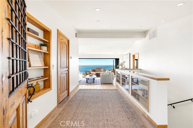 Detail Gallery Image 2 of 41 For 206 Grandview St, Laguna Beach,  CA 92651 - 3 Beds | 3 Baths