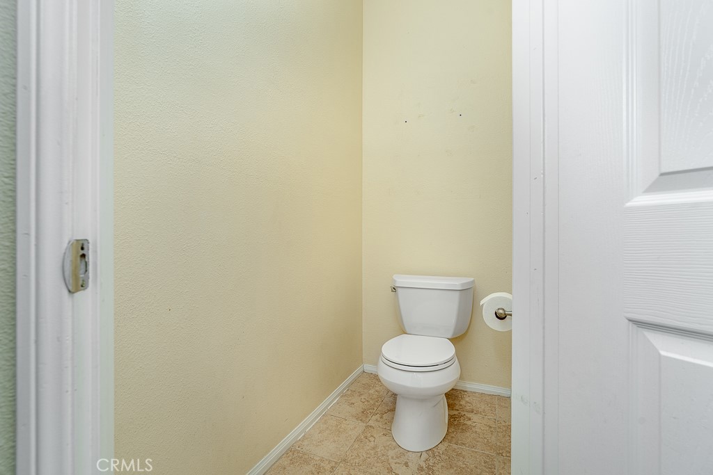 https://media.crmls.org/medias/040cb57c-c004-42d2-bde4-1b6fb7c2d011.jpg?preset=X-Large