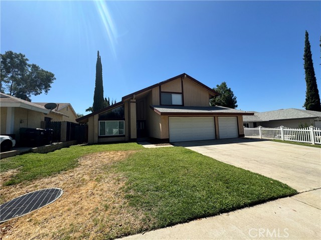 Detail Gallery Image 1 of 1 For 12235 Harclare Dr, Moreno Valley,  CA 92557 - 4 Beds | 3 Baths