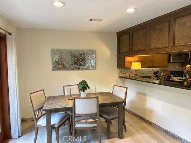 Detail Gallery Image 6 of 24 For 452 Orange Grove Pl, Pasadena,  CA 91103 - 2 Beds | 2/1 Baths