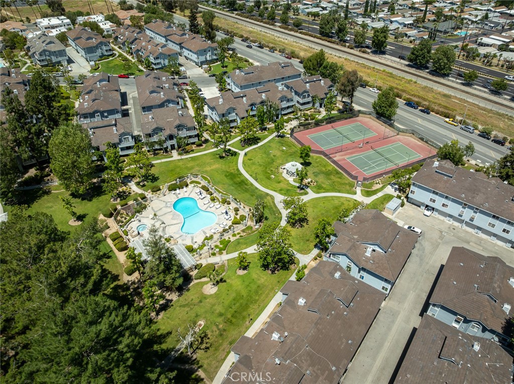 https://media.crmls.org/medias/040d96fd-b6b4-428d-a020-8fcce1efa514.jpg?preset=X-Large
