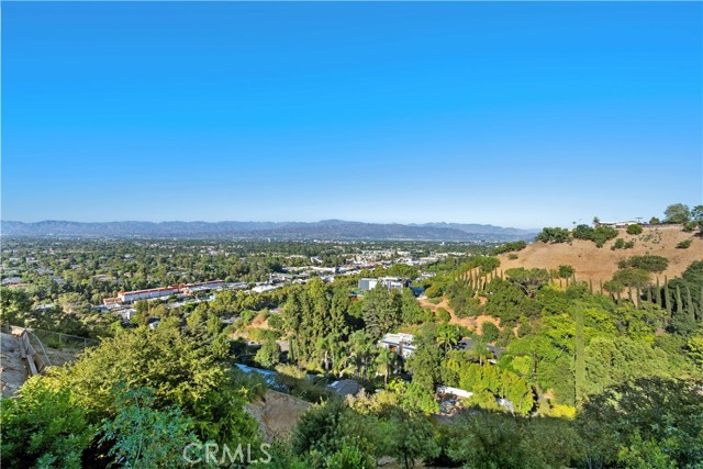 3631 Sunswept Drive, Studio City CA: https://media.crmls.org/medias/040e0bc5-a73e-4a72-8ecc-b0e1a06053e7.jpg