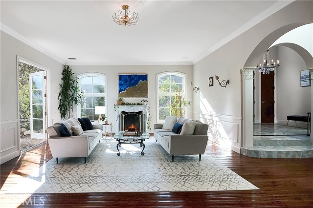 21149 Entrada Road, Topanga CA: https://media.crmls.org/medias/040e8ea9-cf7f-40fd-afa5-41572994a255.jpg
