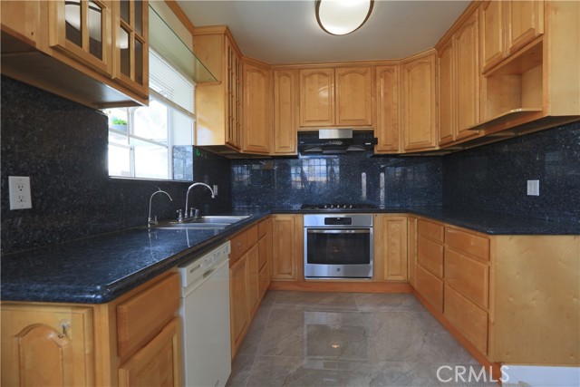 Detail Gallery Image 2 of 4 For 18620 Mescalero Street, Rowland Heights,  CA 91748 - 6 Beds | 5 Baths