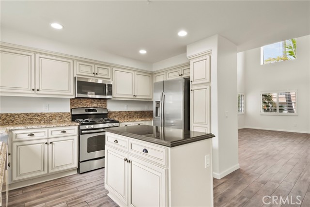 Detail Gallery Image 11 of 34 For 28 Goldmine St, Trabuco Canyon,  CA 92679 - 3 Beds | 2/1 Baths