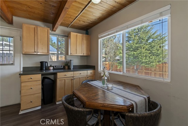 Detail Gallery Image 12 of 35 For 728 W Aeroplane, Big Bear City,  CA 92314 - 2 Beds | 2 Baths