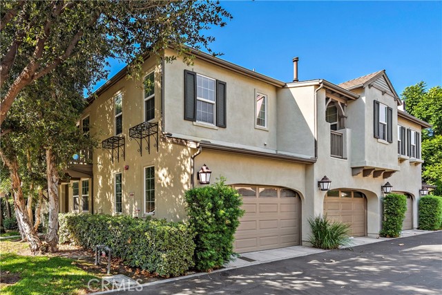 31 Notchbrook Lane Ladera Ranch, California Atherton Glen open floorplan freshly painted throughout located at the end of cul-de-sac. Spacious kitchen with granite countertops, new microwave and pass through breakfast counter open to dining area with hardwood floors. Large family room with built-in entertainment area and fireplace also opens to kitchen and dining area. Adjacent to family room is additional space for an open office concept or additional living area. Large master suite and master bath with separate shower and soaking tub, dual vanity and walk-in closet. Spacious secondary bedrooms one with balcony and storage. Enclosed patio situated on the end provides privacy and perfect for relaxing or barbeques. Refrigerator, washer and dryer with upstairs laundry included.