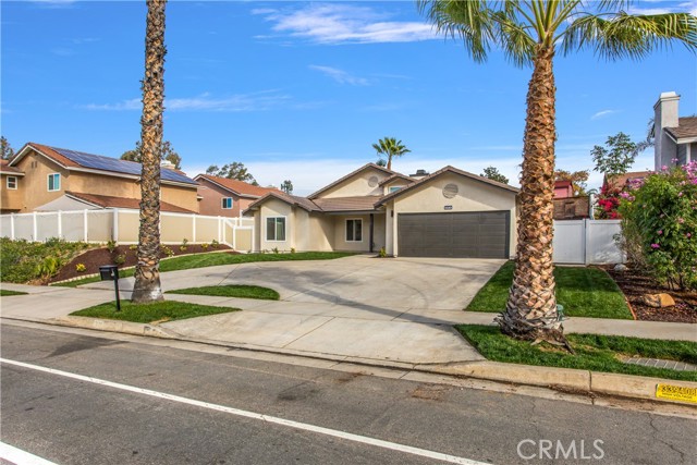 304 N Dearborn, Redlands CA: https://media.crmls.org/medias/040f67c7-e108-465e-88f1-d47d3dc86988.jpg