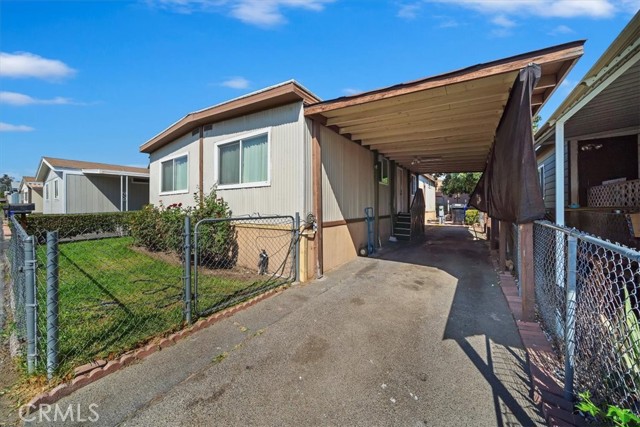 Detail Gallery Image 5 of 27 For 250 N Linden Avenue #327,  Rialto,  CA 92376 - 4 Beds | 2 Baths