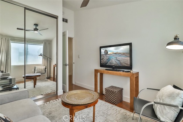 21025 Lemarsh Street, Chatsworth CA: https://media.crmls.org/medias/040fab4e-8925-43ff-bbcf-b9d126dca7a6.jpg