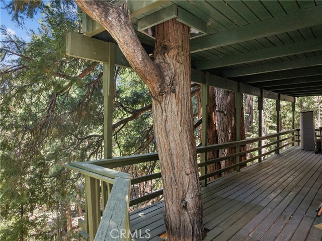 582 Grass Valley Court, Lake Arrowhead, CA 92352