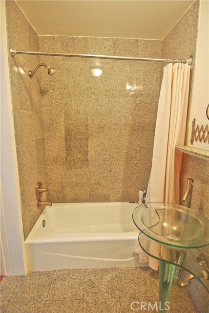 Detail Gallery Image 14 of 18 For 1802 9th St #B,  Santa Monica,  CA 90404 - 0 Beds | 1 Baths