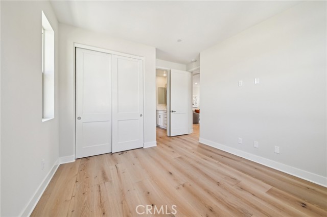 56 Chasma, Irvine CA: https://media.crmls.org/medias/040feb79-b7e4-4f56-bd8f-f5384ec12655.jpg