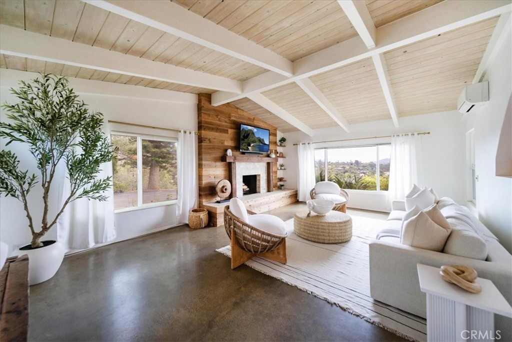 3057 Via Hermosa