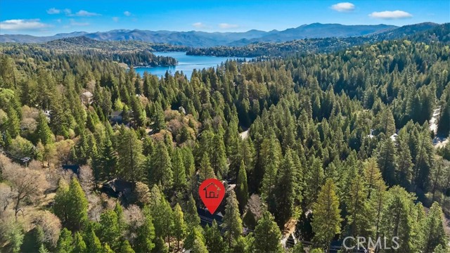Detail Gallery Image 6 of 44 For 27312 Little Bear, Lake Arrowhead,  CA 92317 - 4 Beds | 4/1 Baths