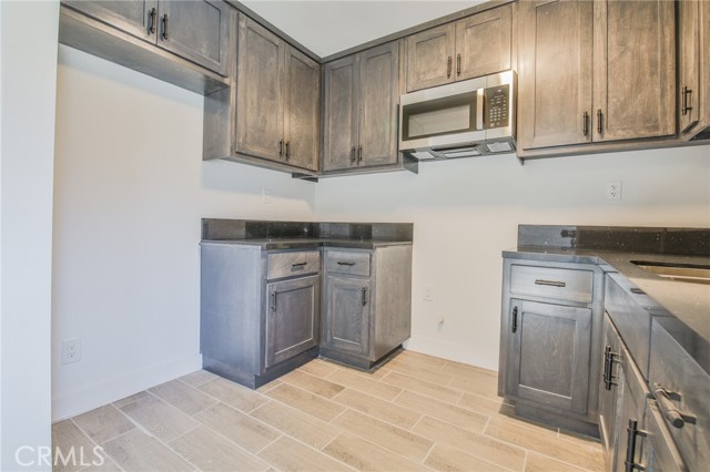 Detail Gallery Image 12 of 38 For 2265 E Bliss St, Compton,  CA 90222 - 2 Beds | 2 Baths