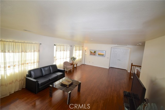 13647 Mesa Linda Avenue, Victorville CA: https://media.crmls.org/medias/0411bde8-e8ff-4190-b6f1-f4cb7bccc959.jpg