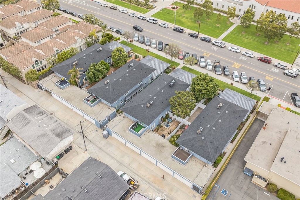 MLS #OC25100801 img 8