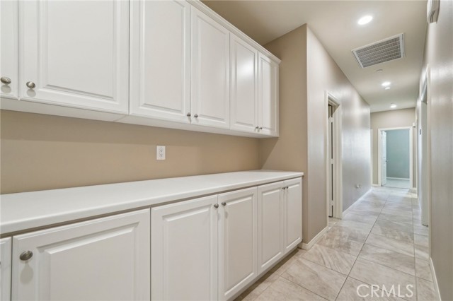 Detail Gallery Image 29 of 40 For 6125 Coopers Hawk Dr, Jurupa Valley,  CA 91752 - 5 Beds | 3/1 Baths