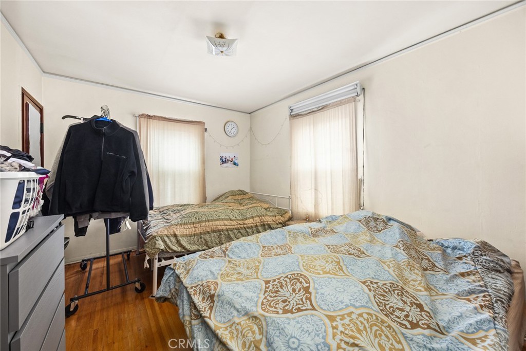 https://media.crmls.org/medias/0412bc48-f5aa-48e0-aa67-16199ce5bb80.jpg?preset=X-Large