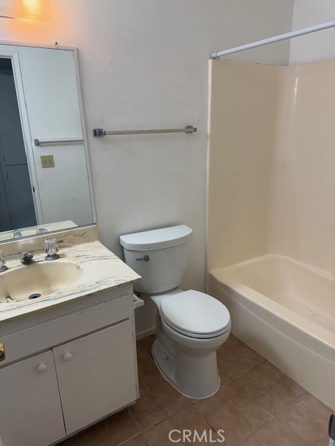 Detail Gallery Image 5 of 10 For 26348 B Oak Plain, Newhall,  CA 91321 - 2 Beds | 2 Baths