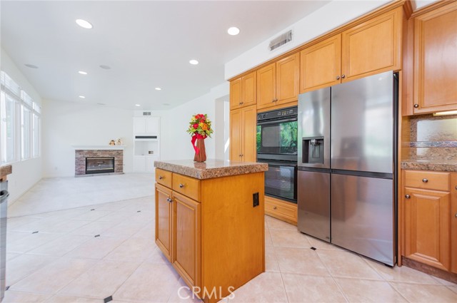 11 Lynnfield, Irvine CA: https://media.crmls.org/medias/0413f6cd-a470-41d7-b707-f6029bc0b979.jpg