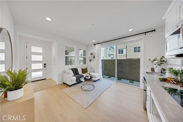 Detail Gallery Image 6 of 72 For 251 Tank, Irvine,  CA 92618 - 4 Beds | 3/1 Baths