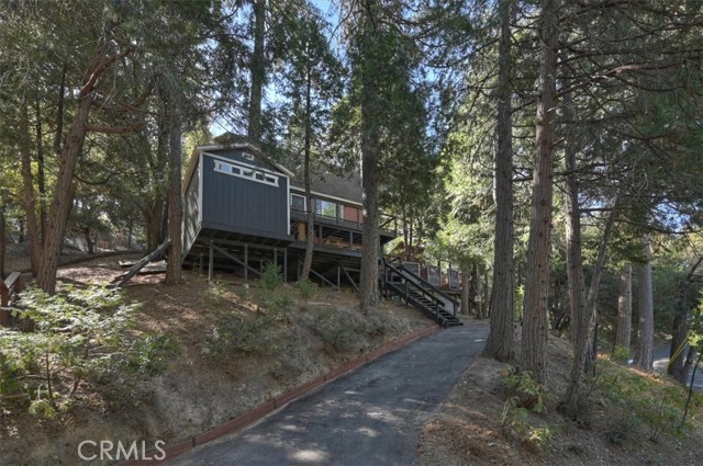 23463 The Blind Trail, Crestline, CA 92325