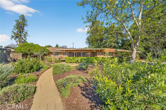 Detail Gallery Image 2 of 75 For 4872 N Arcade, Fresno,  CA 93704 - 4 Beds | 2 Baths