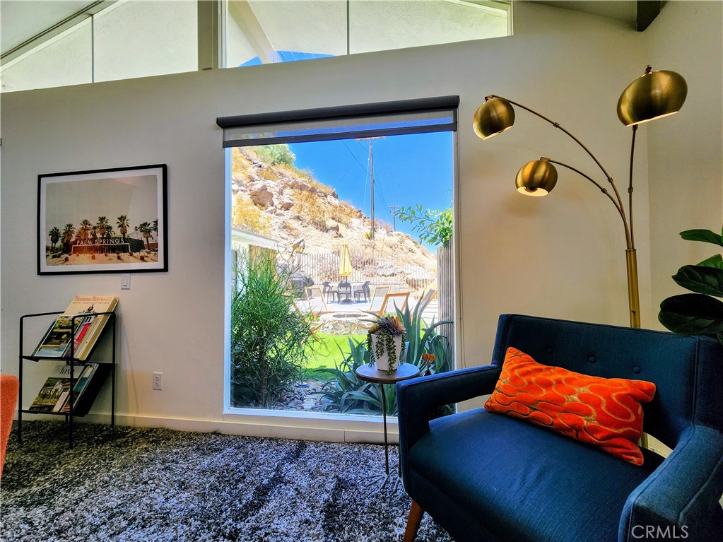 https://media.crmls.org/medias/0415fe80-20aa-46d6-bb65-310d9344c683.jpg?preset=X-Large