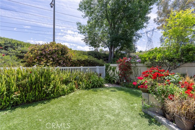 Detail Gallery Image 33 of 37 For 6060 East Summit Court, Anaheim Hills,  CA 92807 - 3 Beds | 2/1 Baths