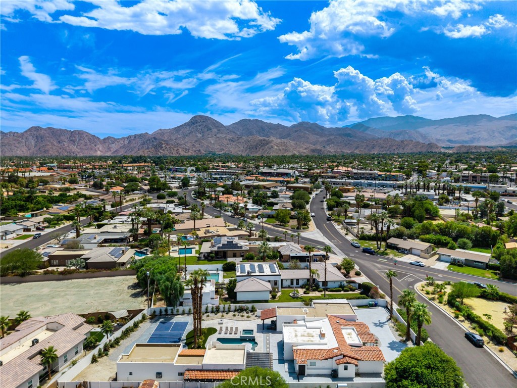 https://media.crmls.org/medias/04170e07-c006-41b1-9c45-f1713c5a88c9.jpg?preset=X-Large