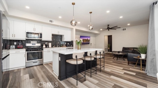 Detail Gallery Image 11 of 29 For 9388 Cadence Pl, Rancho Cucamonga,  CA 91730 - 3 Beds | 2 Baths