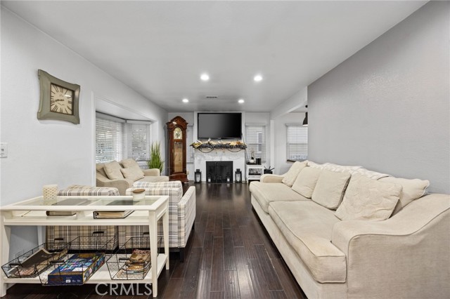 Detail Gallery Image 5 of 48 For 1231 S Baker, Santa Ana,  CA 92707 - 3 Beds | 1 Baths