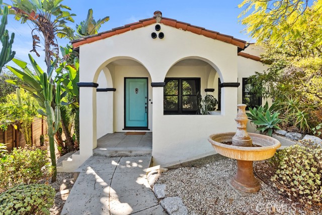 Detail Gallery Image 2 of 37 For 2130 Apex, Los Angeles,  CA 90039 - 3 Beds | 1 Baths