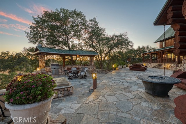 Detail Gallery Image 46 of 68 For 12755 Rusty Spur Ln, Clovis,  CA 93619 - 5 Beds | 4/1 Baths