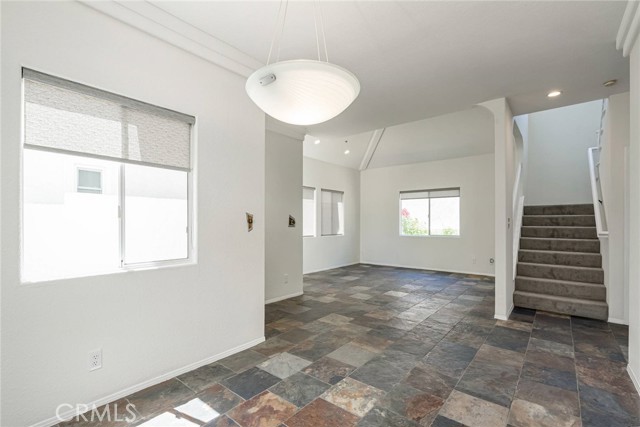 Detail Gallery Image 5 of 20 For 2213 Marshallfield Ln #B,  Redondo Beach,  CA 90278 - 4 Beds | 3 Baths