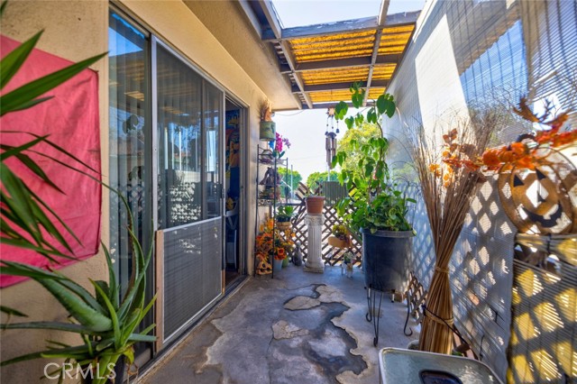 2912 W Via Acosta, Montebello CA: https://media.crmls.org/medias/041aa782-4e53-4af5-86dd-f23be29fdb75.jpg