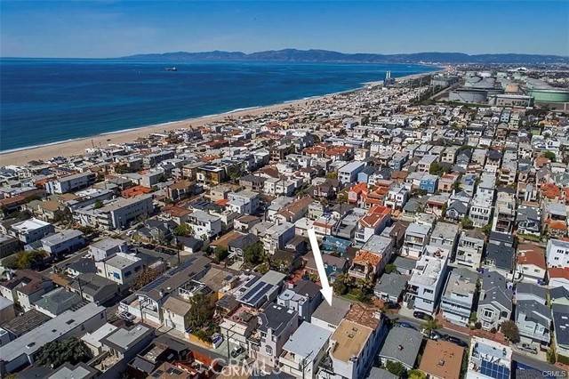 440 29th Street, Manhattan Beach CA: https://media.crmls.org/medias/041af449-41f3-473e-9c9d-de822275e27a.jpg