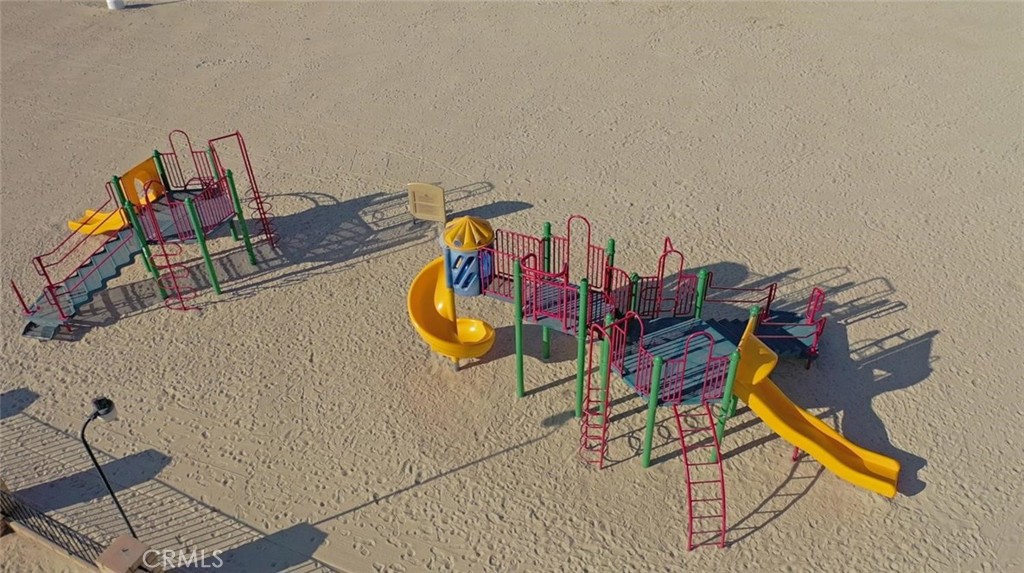 https://media.crmls.org/medias/041b383b-b320-420c-9860-2bd5b4bfa824.jpg?preset=X-Large